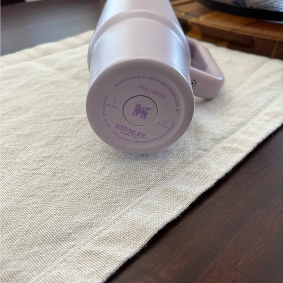 Stanley Lavender Insulated Travel Mug with Handle - Picture 3 of 4